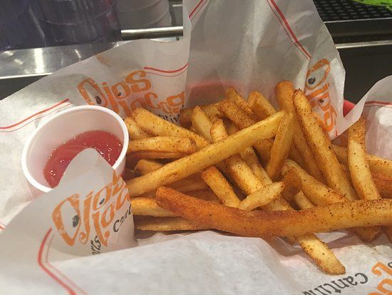 Ojos Locos Sports Cantina